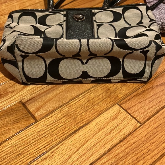 Coach shoulder bag - Picture 4 of 6